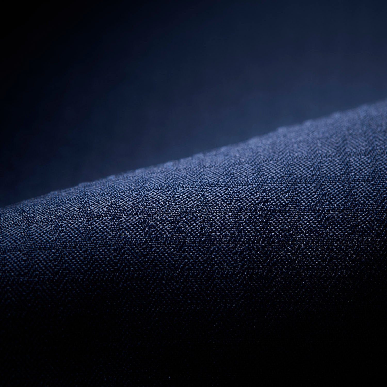Ezmar-Light-Kortaermet-Blaa-Geoff-Anderson-Closeup-13.jpg