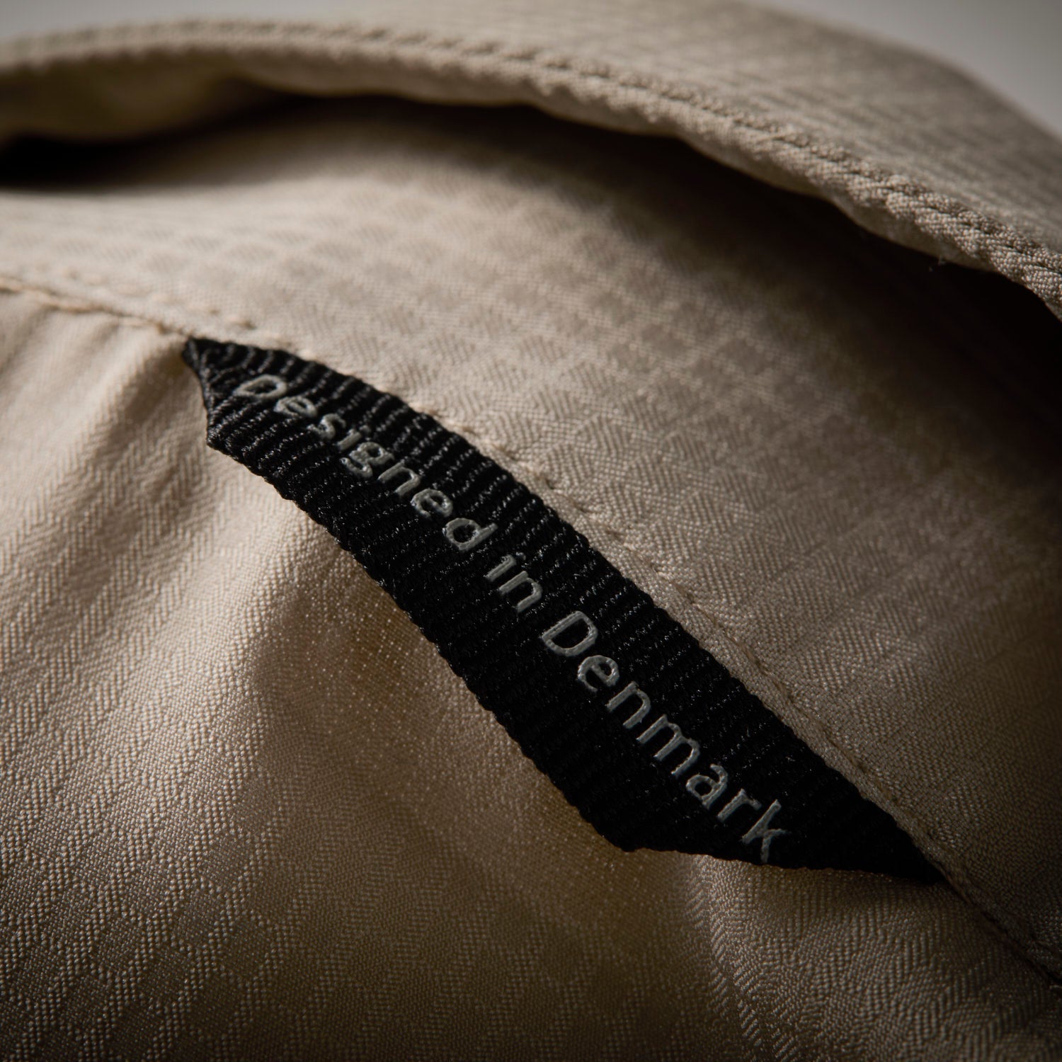 Ezmar-Light-Langaermet-Khaki-Geoff-Anderson-Closeup-10.jpg