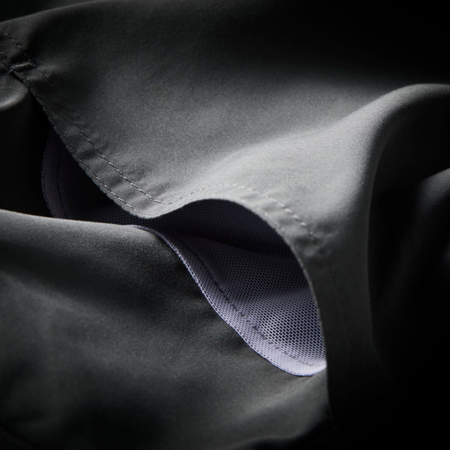 Ezmar-Midweight-Soft-Graa-Geoff-Anderson-Closeup-10.jpg